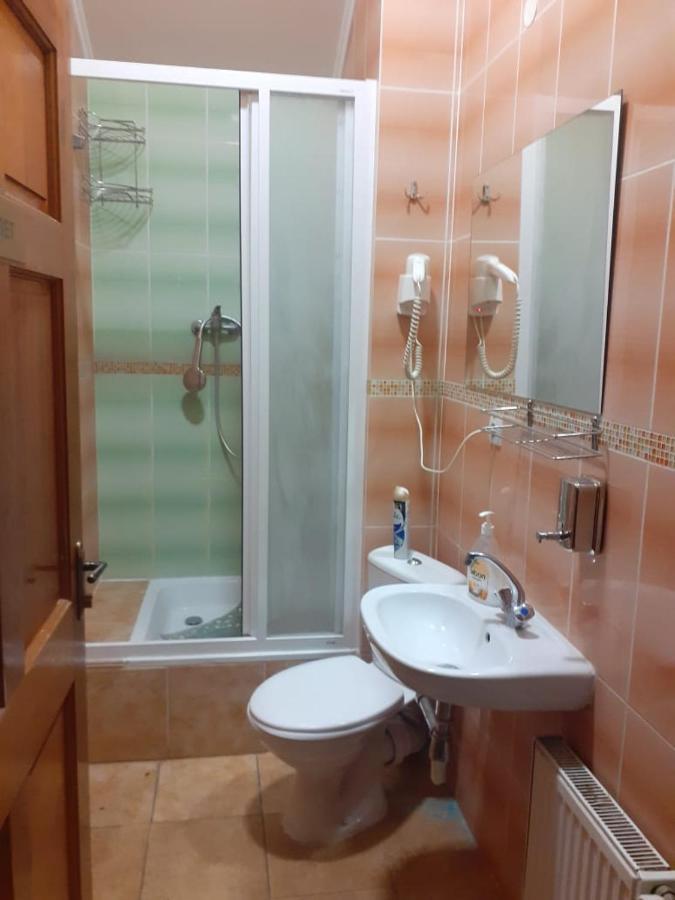 Hostel Stozhary Ternopil Ngoại thất bức ảnh